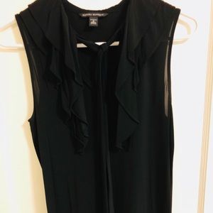 Small BR sleeveless black top